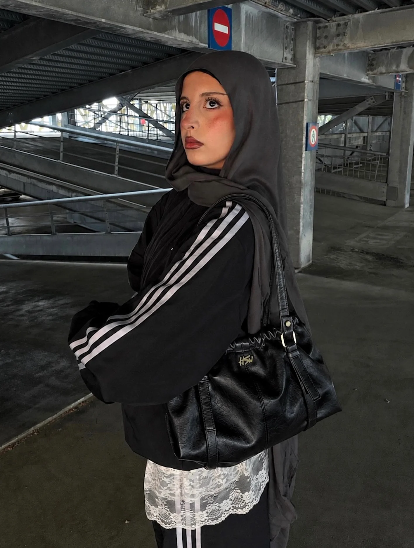 MISS MESS BAG BLACK - Image 2