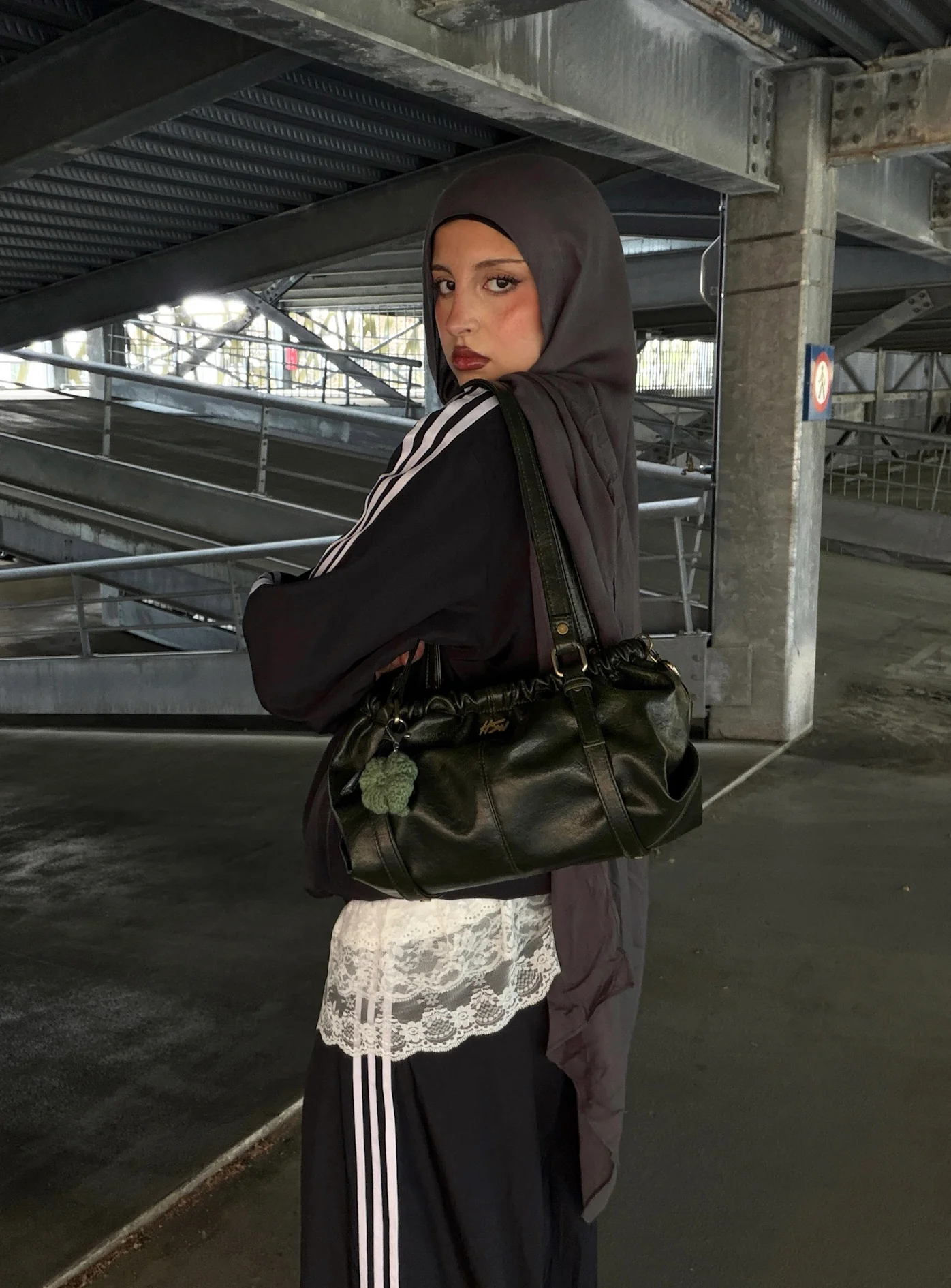 MISS MESS BAG OLIVE - Image 2